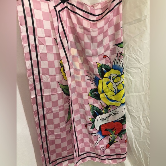 Ed Hardy pink white checkered iconic Ed Hardy red rose florals scarf shawl new - Picture 12 of 15